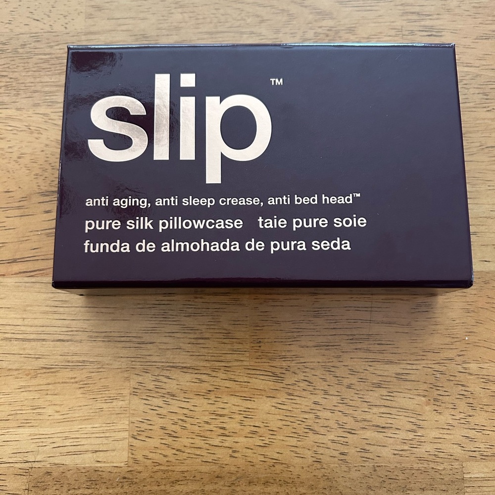 Slip Silk Pillowcase in Plum. Queen size